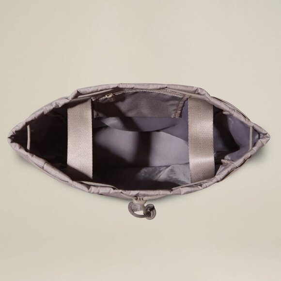 Beyond Yoga Convertible Gym Bag Backpack Sealed Tote with Pockets - NWT - Picture 5 of 7